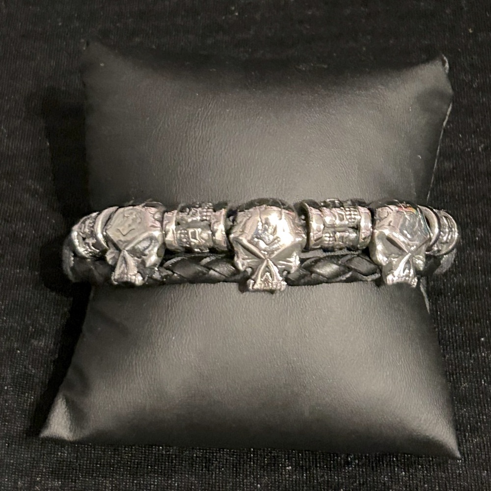 Stainless steel and leather bracelets for men and women